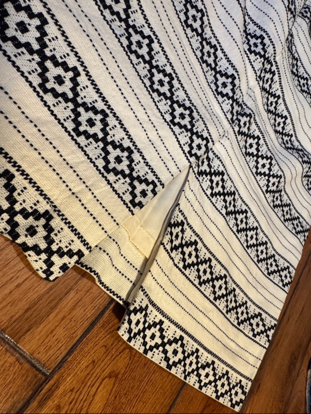 Ann Taylor Black and White Geometric Stripe Pencil Skirt - Picture 4 of 6